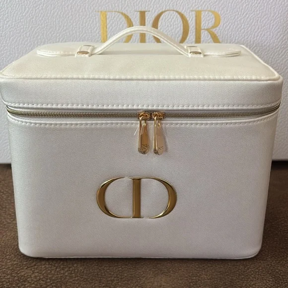 Dior White Vanity Case with Gold Logo - Picture 5 of 13